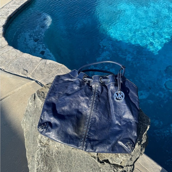 Michael Kors Navy Astor Purse - Picture 14 of 15